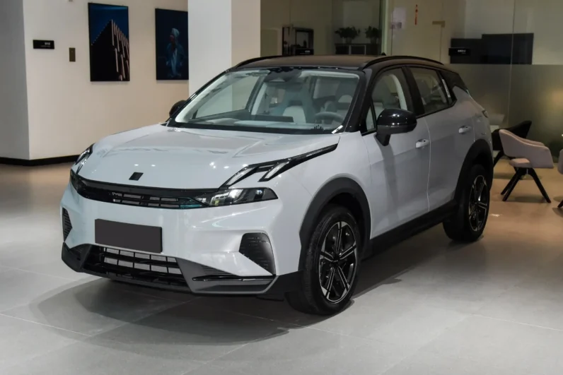 Lynk & Co 06 EM-P
